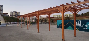 Pergola en bois rouge structure légère