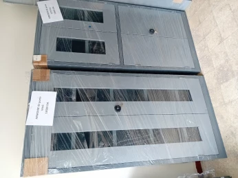 Armoire vitré