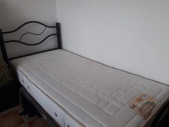 2 lits en fer forgé avec matelas neufs