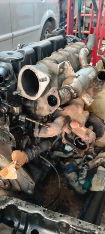 Moteur HDi 2l 110 boch avec accessoires