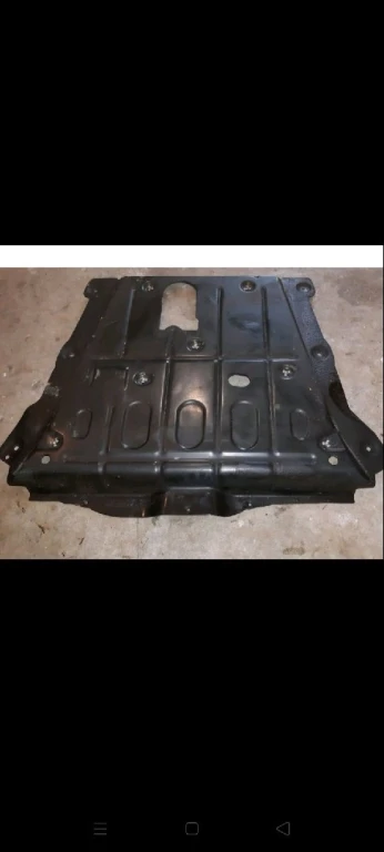 Cache moteur inférieur duster