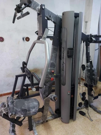 Presse de musculation body solid g9s