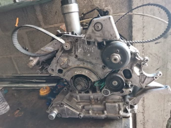 Demi moteur AUDI A6 2.5 V6