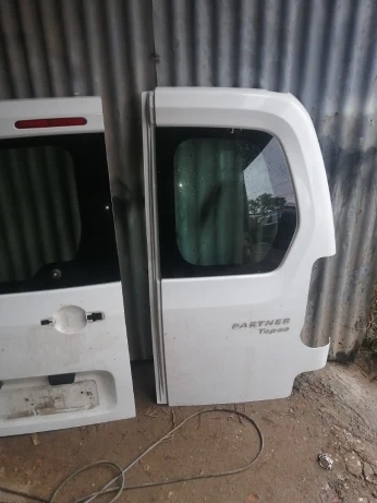 Porte arrière partner berlingo