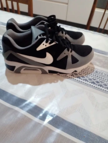 Nike air sculpture