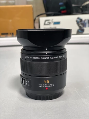 Panasonic Leica DG Macro 45 mm f/2,8 Mega OIS