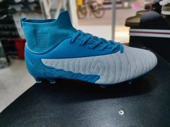 Soulier crampon neuf haja chaba Allah Ybarek