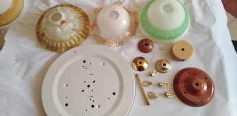 Divers pièces de lustre