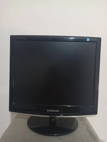 Ecran Samsung SyncMaster 733N 17inch