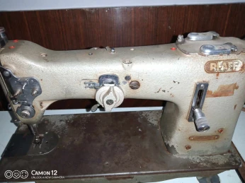 Machine boutonnière