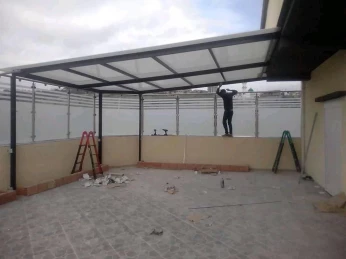 Tinda en polycarbonate
