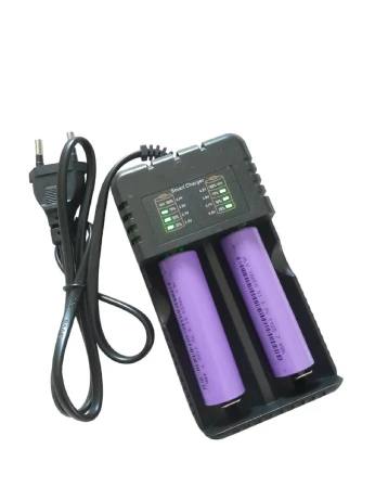 Chargeur des piles 18650 et d'autres
