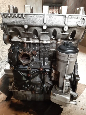 Moteur 1.9 TDI 105 volkswagen (demi + culasse) + Turbo