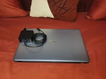 azus i7 7em / ram12go /500 ssd /carte graphique 2go