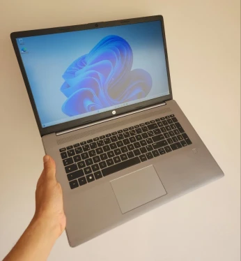 HP 470 G8 | I5 1135G7 8GB 256 SSD 17.3'' FHD