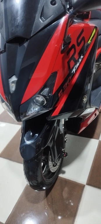 Tmax Tmax 530 ABS 2012