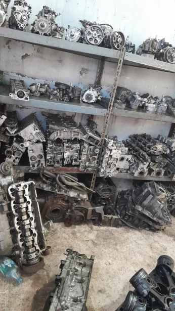 قطع غيار السيارات