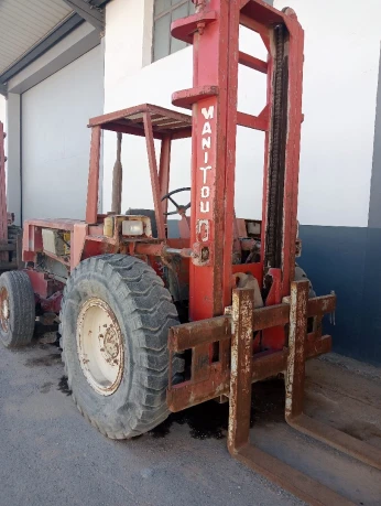Manitou doudel pon كلارك مانيطو 4*4 1986
