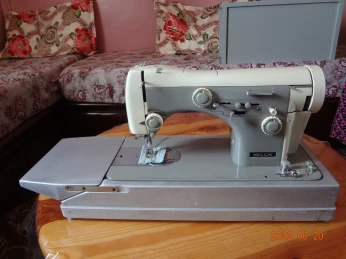 machine a coudre ancienne