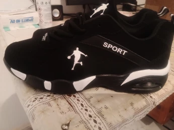 Baskets pointure 42