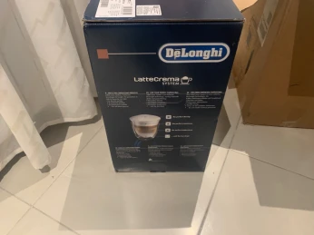 Cafetière deLonghi entièrement automatique 