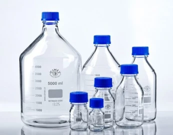 Flacon de laboratoire en verre avec bouchon bleu autoclavable