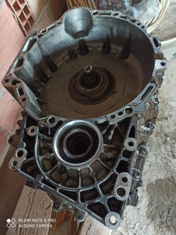 Boite de vitesse auto Santa Fe et deux (2) convertisseurs