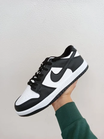 Nike SB Dunk Low Panda