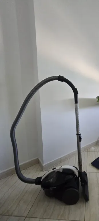 Aspirateur Hoover 2000w