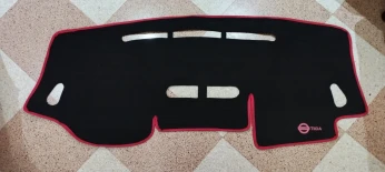 Tapis tableau de bord nissan tiida