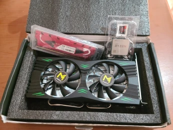 Cpu AMD R5 5500 RAM ddr4 16GB 3200mhz GPU Rx 580