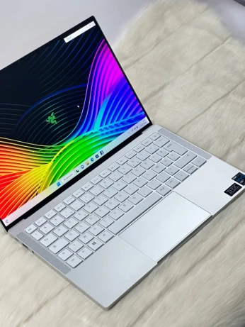 RAZER BLADE BOOK 13 I7 1165G7 16GO 512GO SSD NVME OLED TACTILE