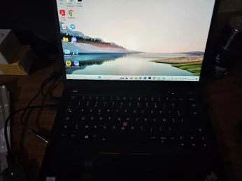 Lenovo ThinkPad T490S. Core i5 8e génération 256 Go SSD 8 Go RAM Win 11 Pro