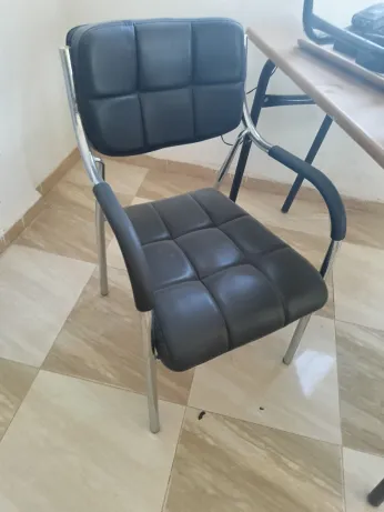 Chaises et tables scolaire