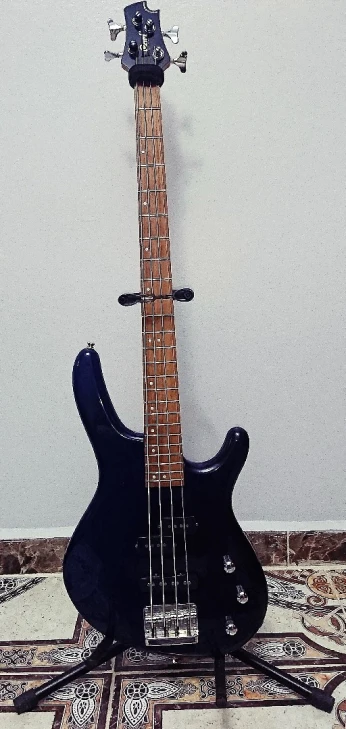 Guitare basse Cort