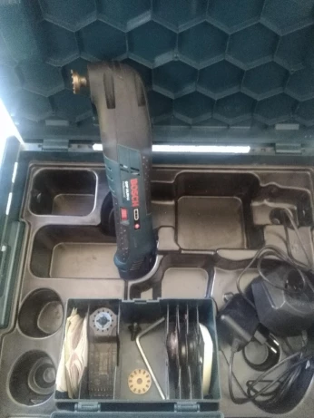 Découpeuse et ponceuse a batterie bosch gop 10 li