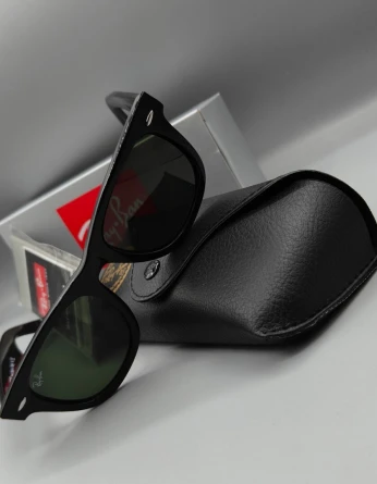 Ray-Ban wayfarer