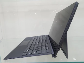 LENOVO MIX 520-12IKB , i7 8eme generation / 16gb RAM / 256 SSD / Ecran Tactile QHD