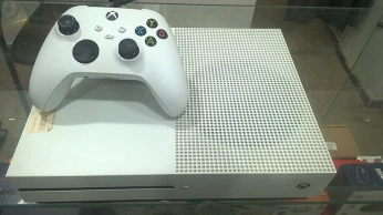 XBOX ONE S + GAME PASS ULTIMATE 6 MOIS