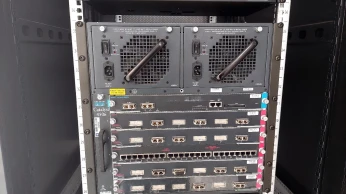 Switch fédéral Cisco 4506 avec ses modules