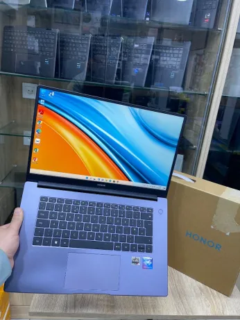 LAPTOP HONOR MagicBook | Ryzen 5 5500U | RAM 8Go | SSD 512Go |Ecran 15,6 FHD | jamais utilisé