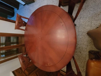 Table en bois de qualité