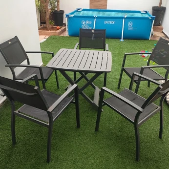 Table et chaises jardin
