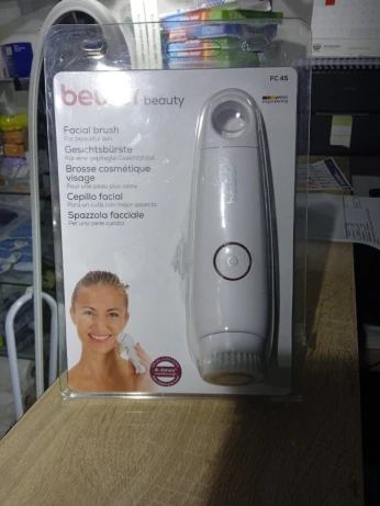 brosse cosmétique visage