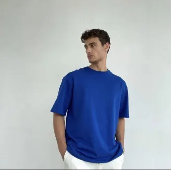 T-shirt over size