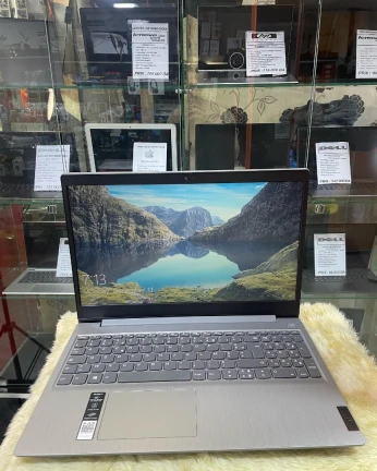 Lenovo Ideapad AMD E3020 with Radeon Vega 3 4 Gb ram 128 Gb ssd ecran 15 Pouce FHD etat 10/10 neuf