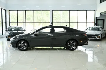 Hyundai Elantra 2025 24
