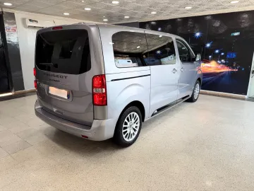 Peugeot Traveller Expert 2025 13