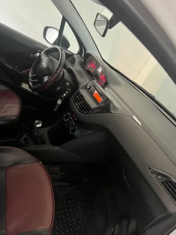 Peugeot 208 2013 Access 2