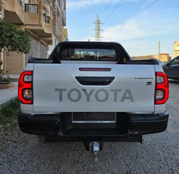 Toyota Hilux 2024 GR 19